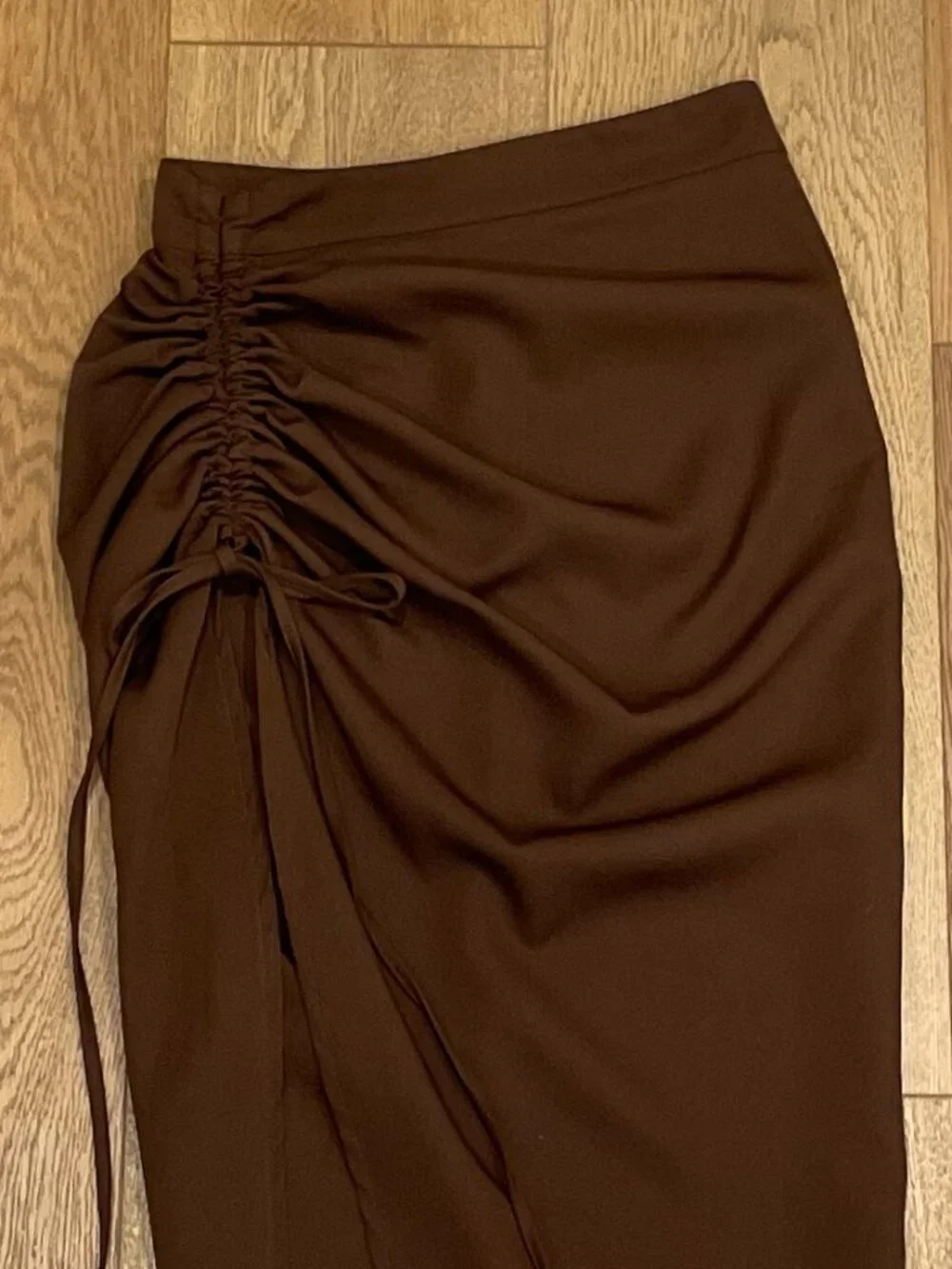 Pretty Little Thing Woven Ruched Front Side-Slit Midi Skirt (Chocolate Brown)